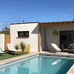 Le Pool House Panzió 4*