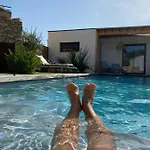 Le Pool House Panzió Nîmes