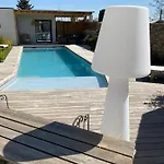 Le Pool House Panzió 4*