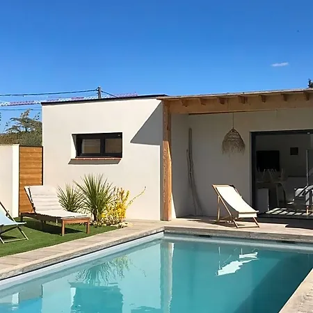 Le Pool House 3* Nîmes