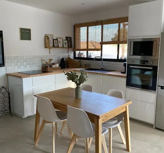 Le Pool House 4* Nîmes