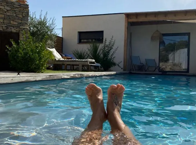 Le Pool House فندق مبيت وإفطار نيم