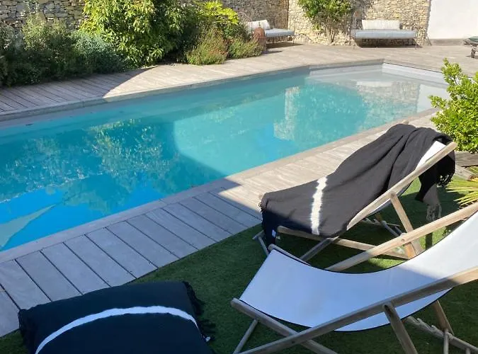 Le Pool House 4* Nîmes