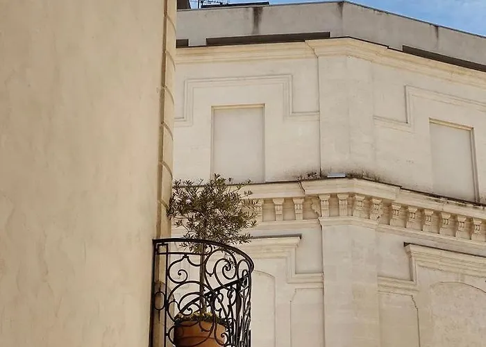 Le Pool House Panzió